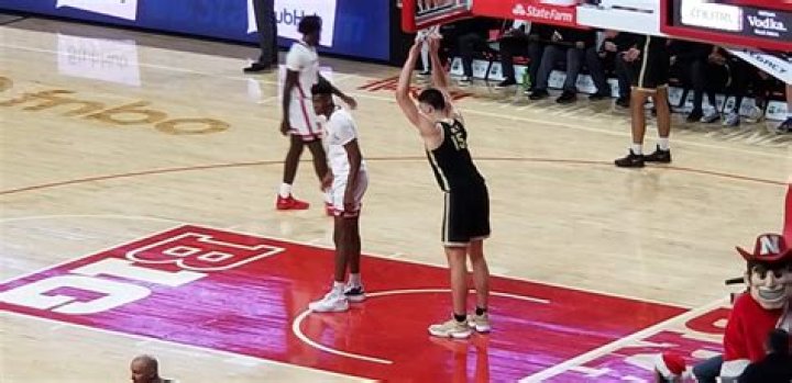 Check Out Zach Edey's Impressive Height: A Basketball Giant